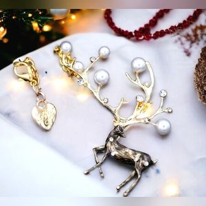 Gold plated Crystal Pearl flower reindeer necklace/brooch
